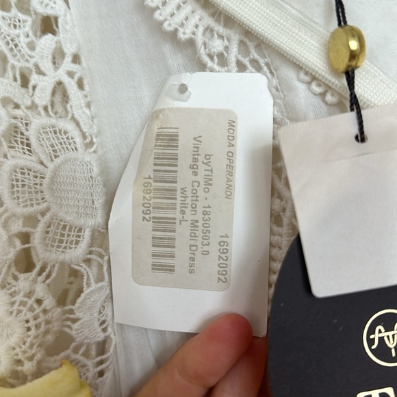 Stunning vintage inspired woman's white crochet dress new with tags - Picture 12 of 12